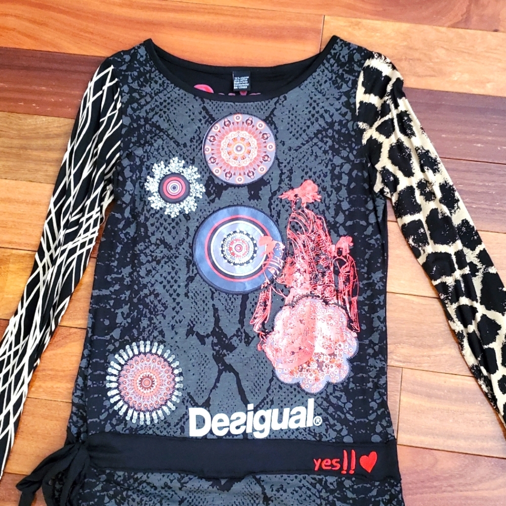 Desigual Long sleeve T shirt.